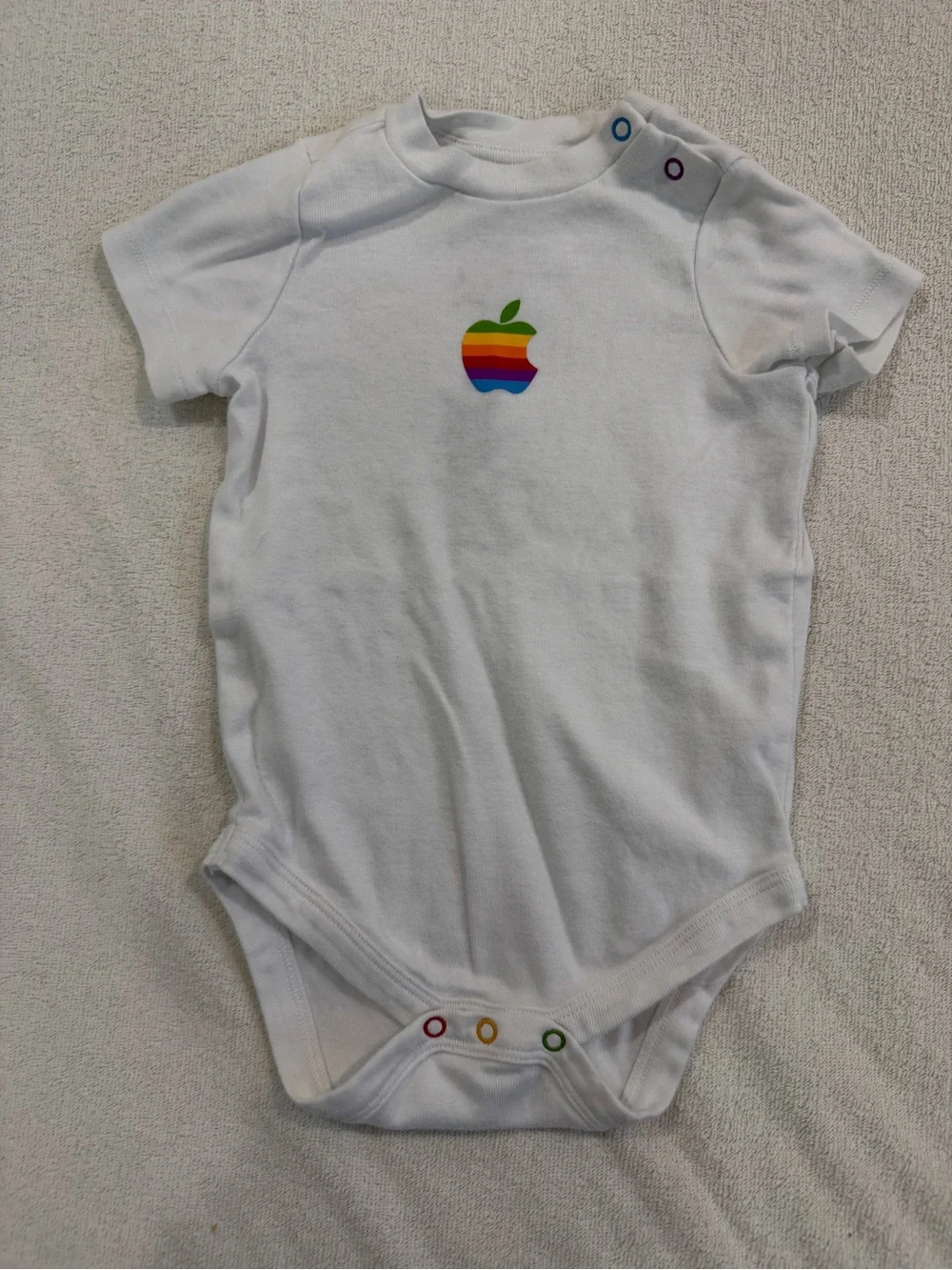 Apple Park Visitor Center Cupertino exclusive baby onesie 3-6M